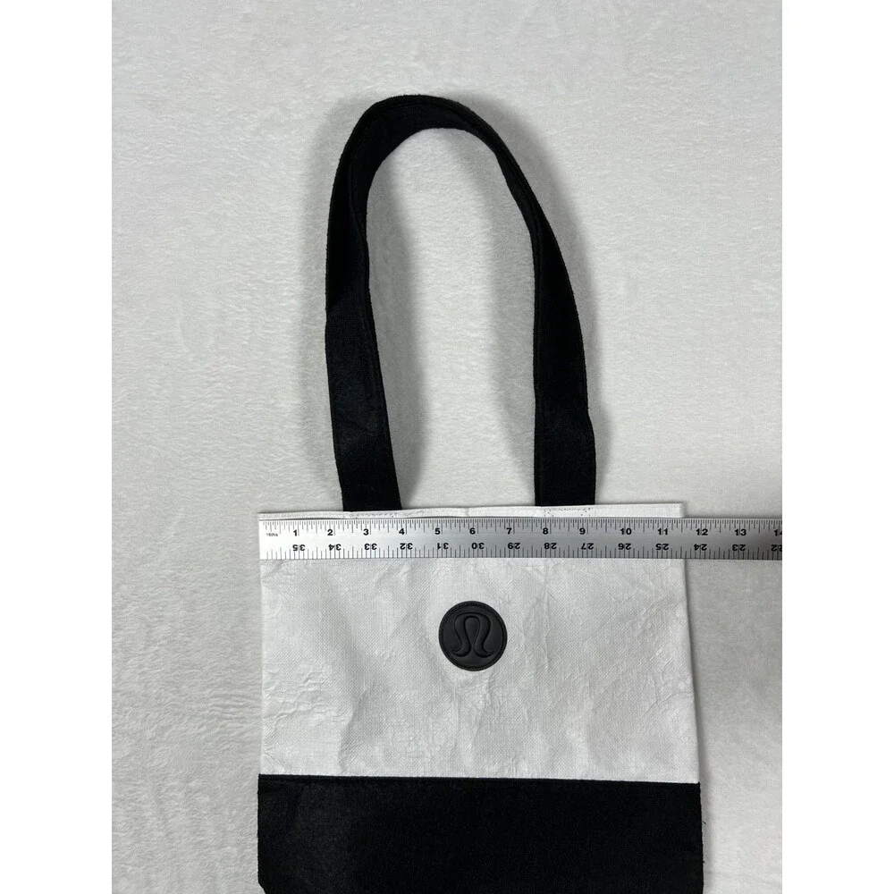 lululemon athletica lululemon small